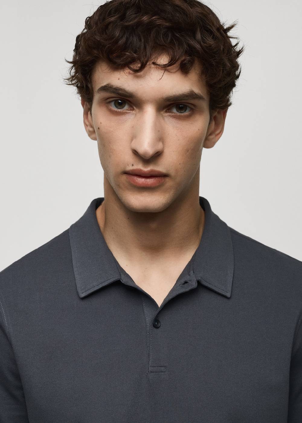 Mango Strukturiertes Slim-Fit-Poloshirt aus Baumwoll-Piqué Preisnachlass