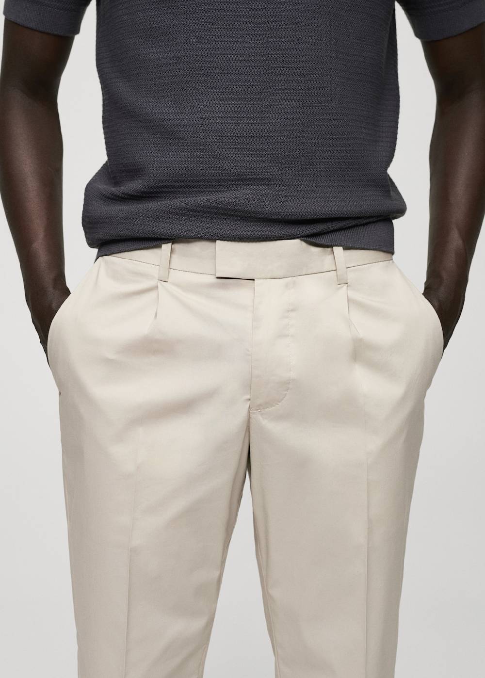 Mango Slim Fit-Bundfaltenhose aus Baumwolle Black Friday