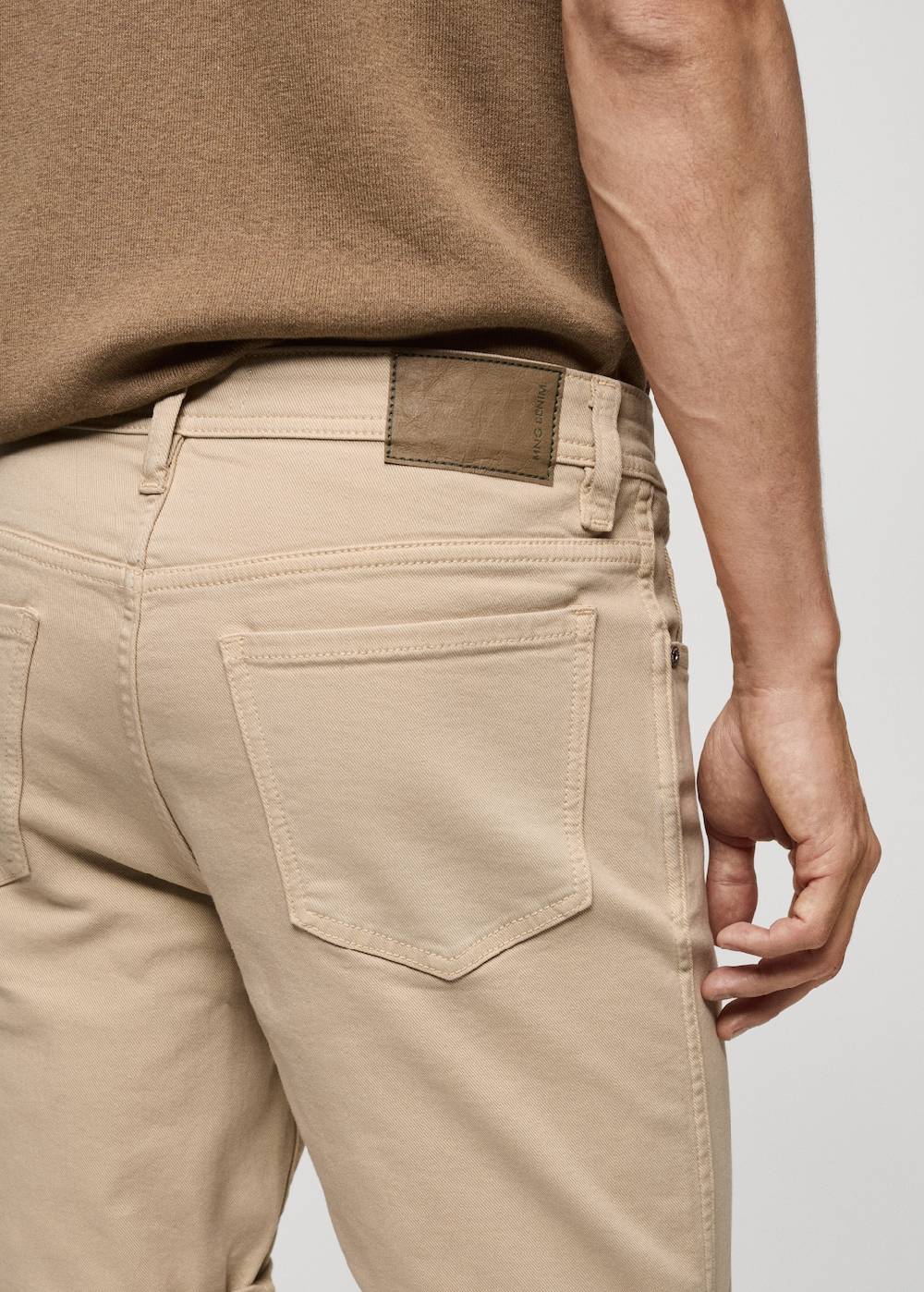 Mango Slim Fit-Jeans-Bermudashorts Valentinstagsangebot
