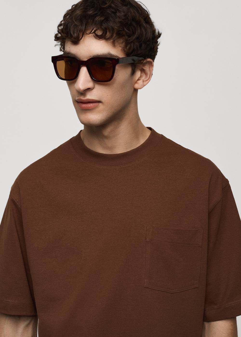 Mango T-Shirt aus 100 % Baumwolle mit Tasche Letzte 3 Tage