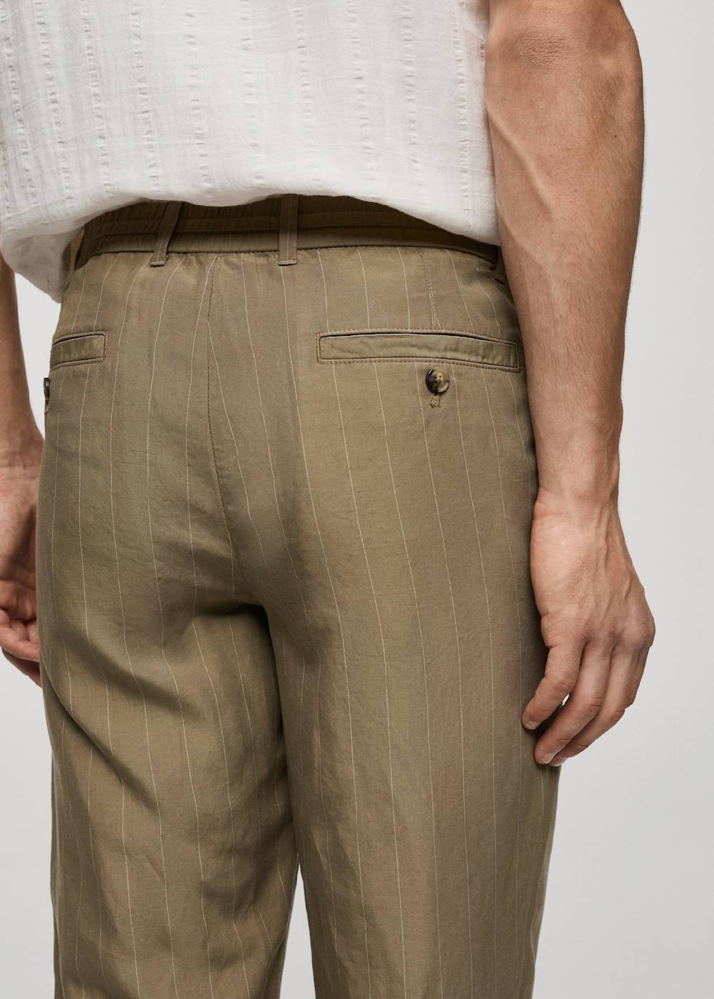 Mango Gestreifte Hose aus Leinengemisch mit Kordelzug Nur noch ein Tag übrig