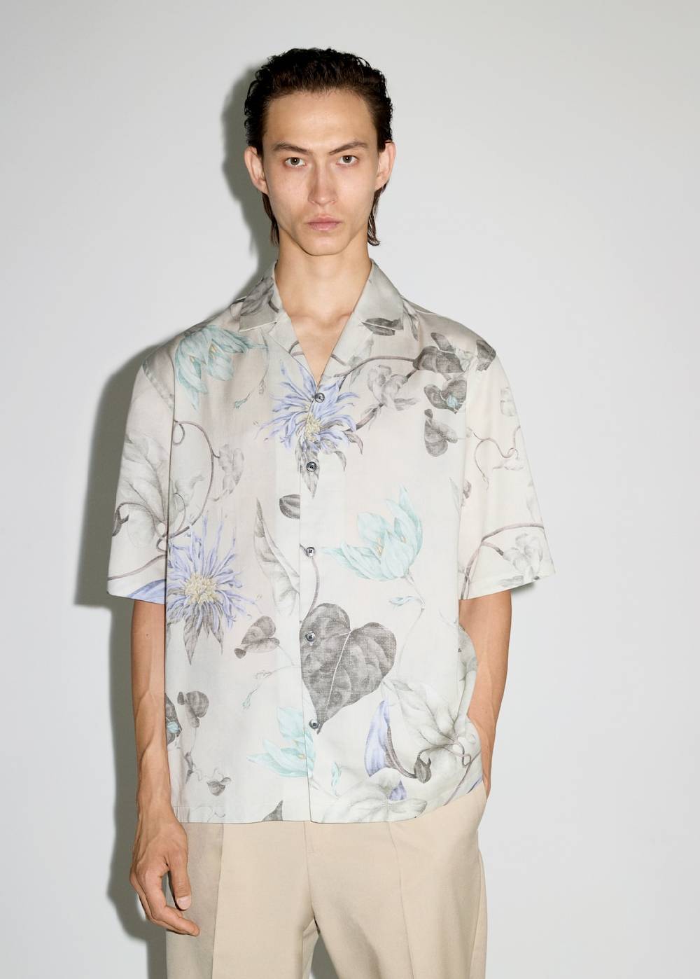 Mango Fließendes Hemd mit floralem Muster Flash Sale