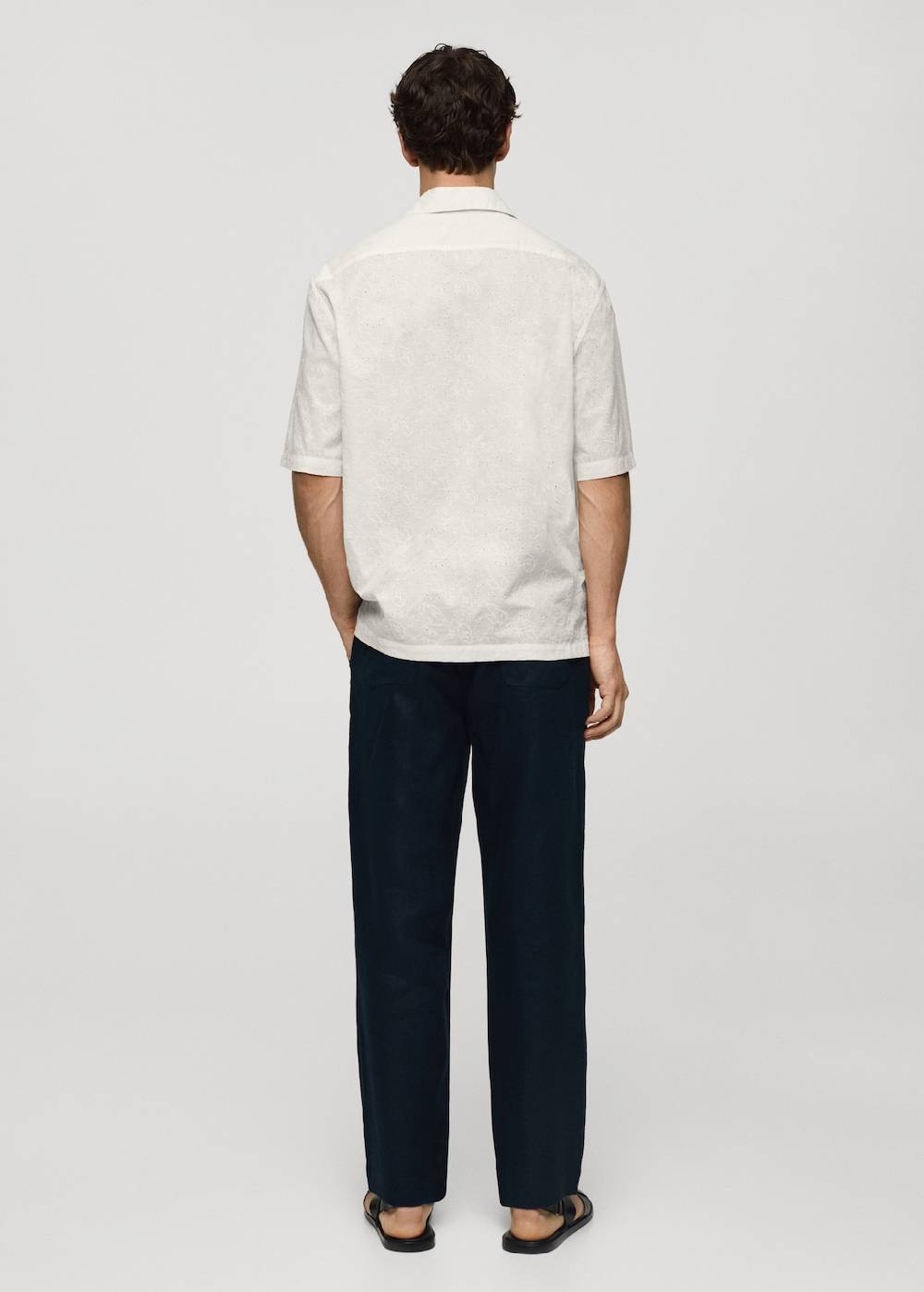 Mango Besticktes Relaxed-Fit-Hemd aus 100 % Baumwolle Jubiläumsangebot
