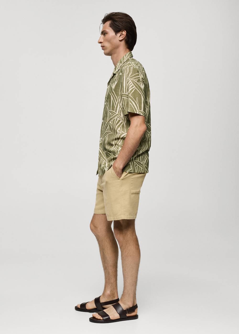 Mango Regular Fit-Hemd mit Blattmotiv Neueste Mode