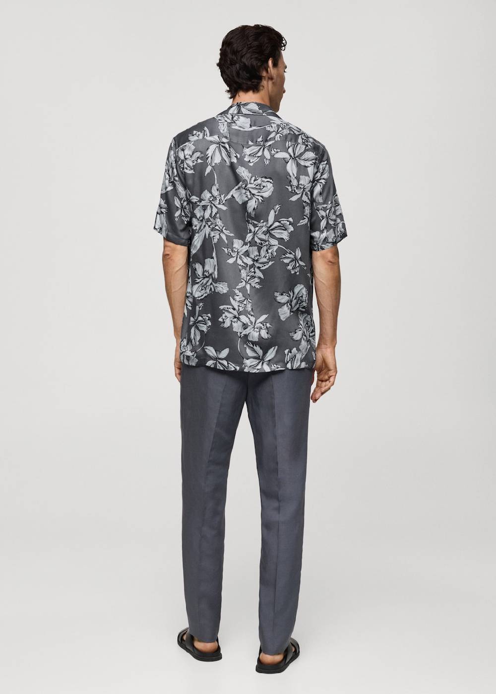 Mango Regular Fit-Hemd mit Hawaiiprint Vierteljährliche Förderung