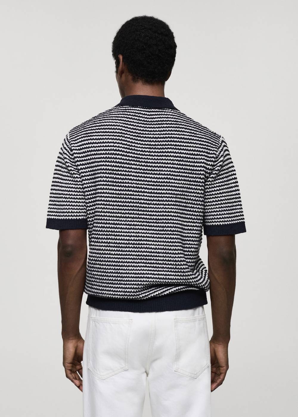 Mango Gestreiftes Stric-Poloshirt mit Kontrastkragen Riesige Rabatte