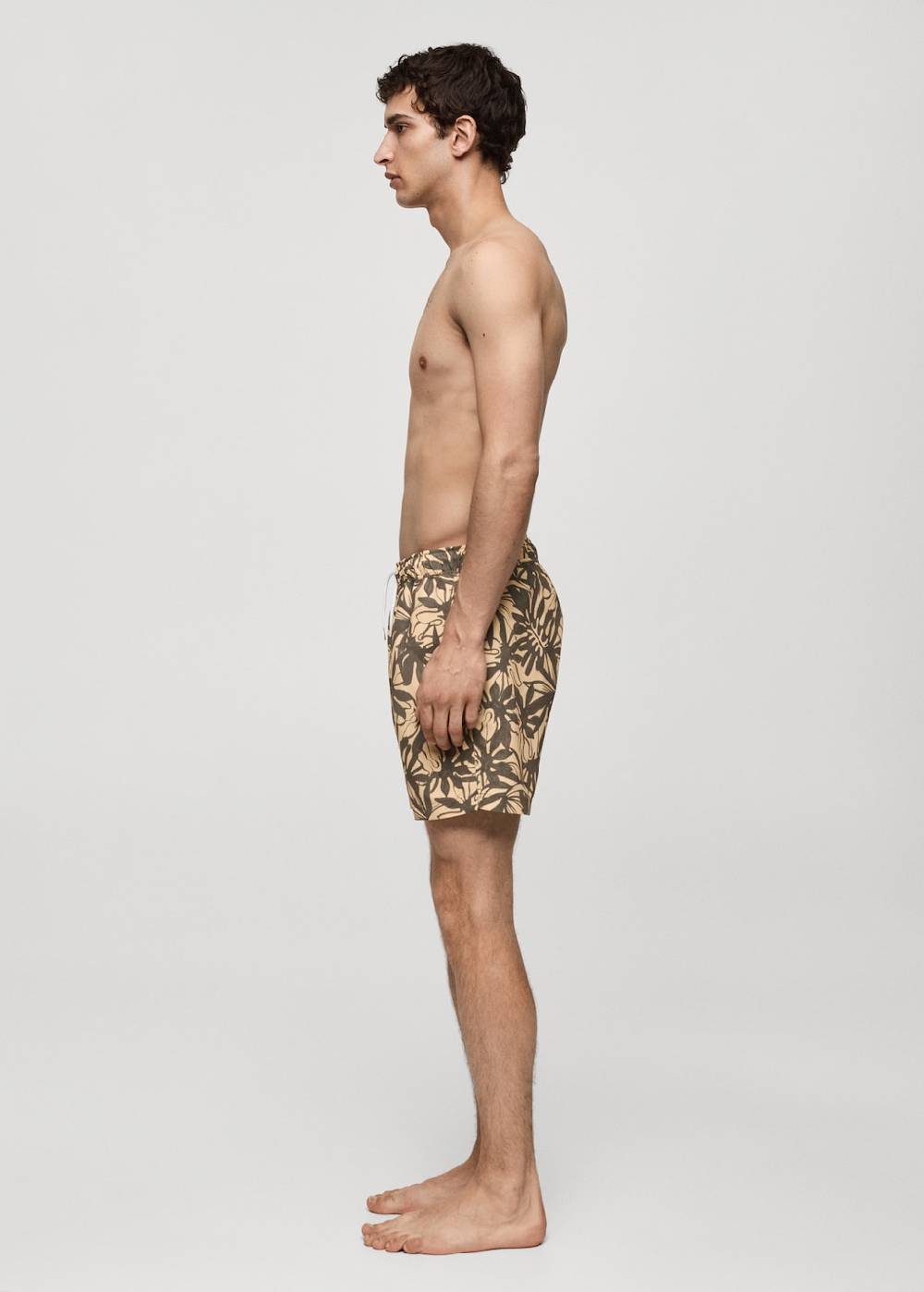 Mango Badeshorts mit floralem Dessin im Angebot