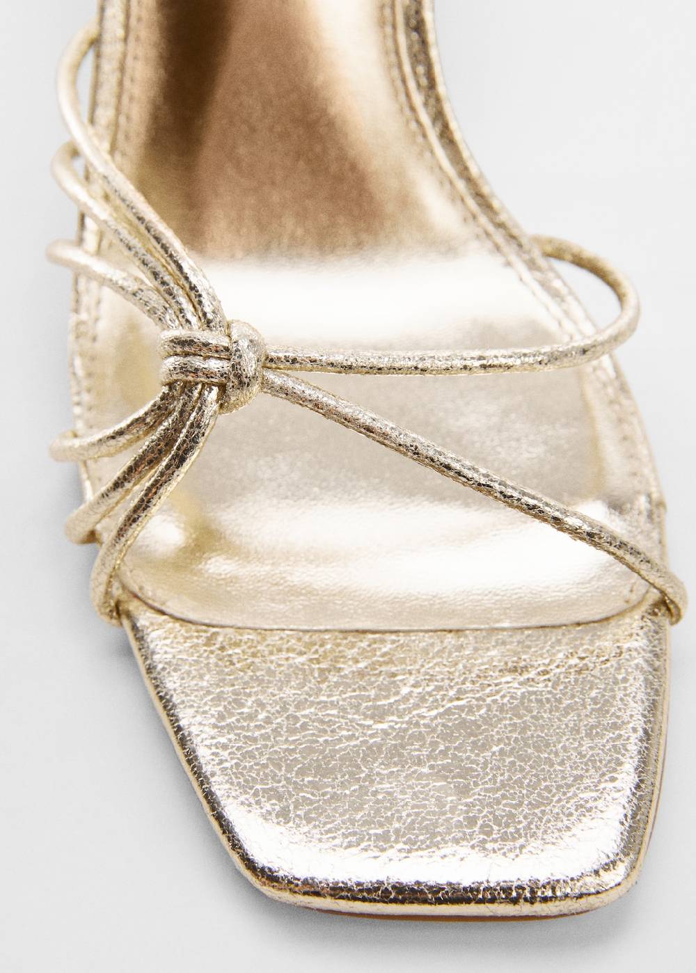 Mango Metallic-Riemchensandale mit Absatz Valentinstagsangebot