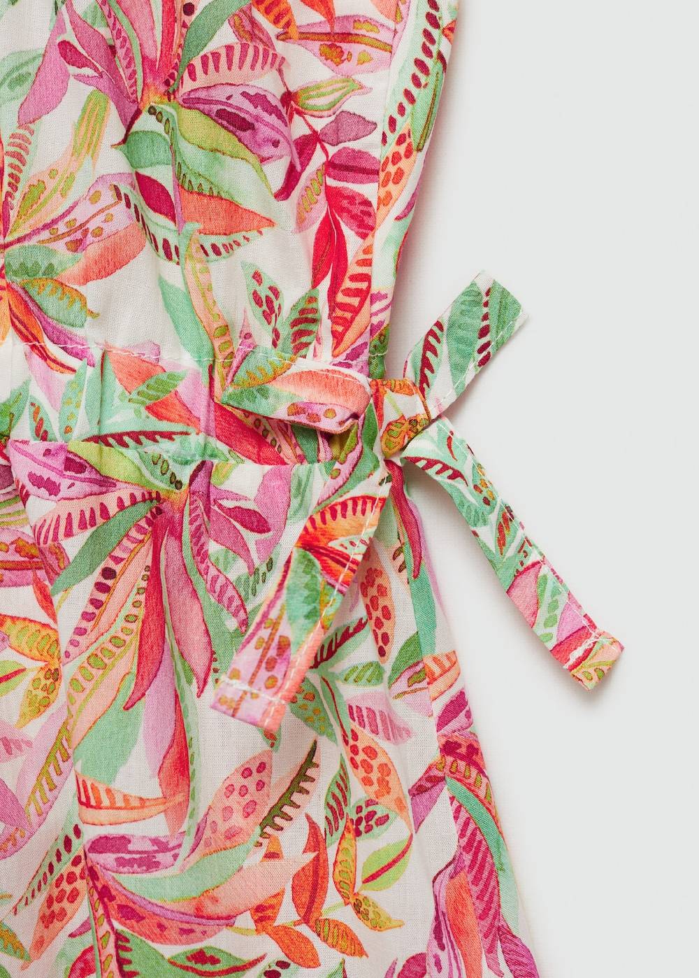 Mango Kleid mit Tropenmuster 50% Rabatt mit kostenlosem Versand