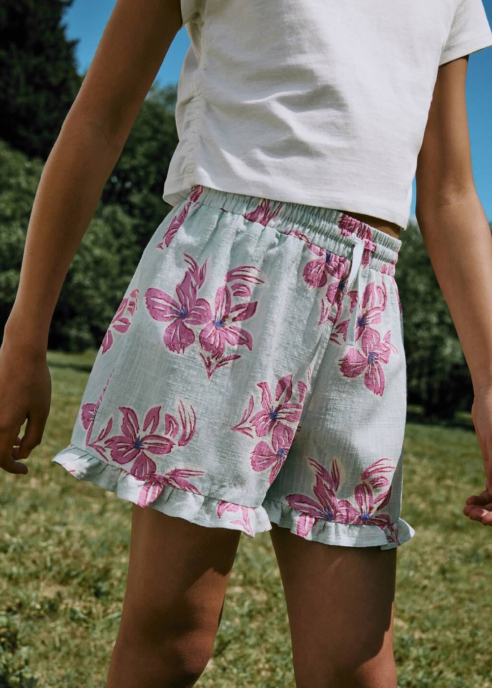 Mango Baumwollshorts mit Blumenmuster Black Friday Preise